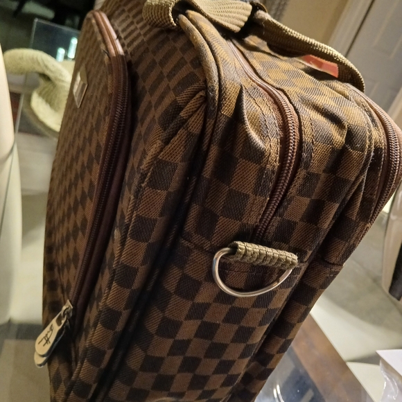 Designer brief case 4 photos front pocket & back slip. - Picture 3 of 4